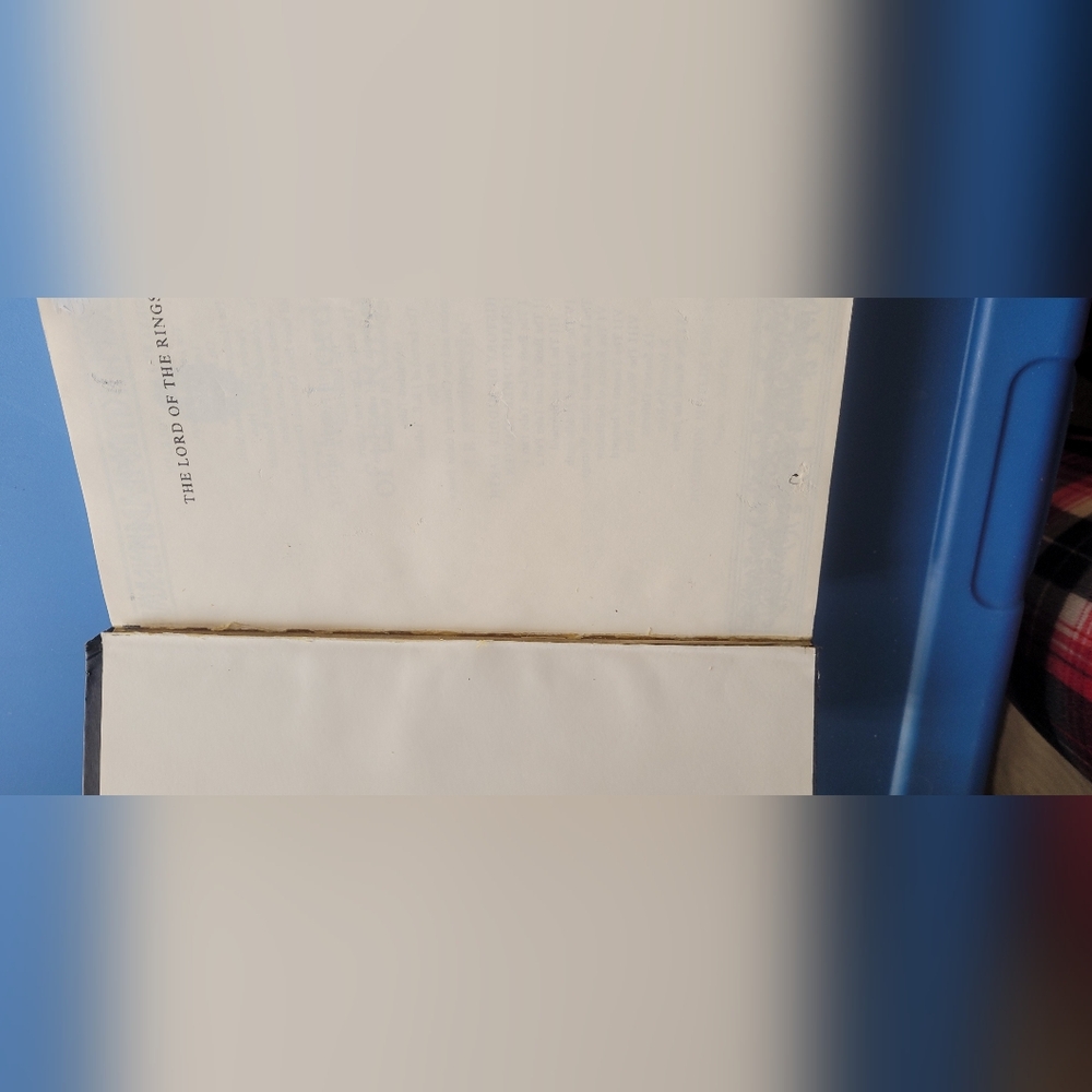 Lord of the Rings Hardback - Picture 6 of 9